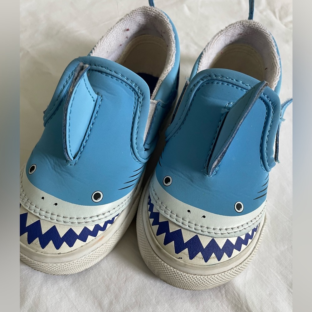 Vans Toddler Shark Slip-ons size 6.5